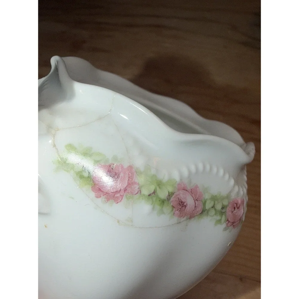 Vintage R S Germany covered sugar‎ bowl hand painted dainty pink roses handles